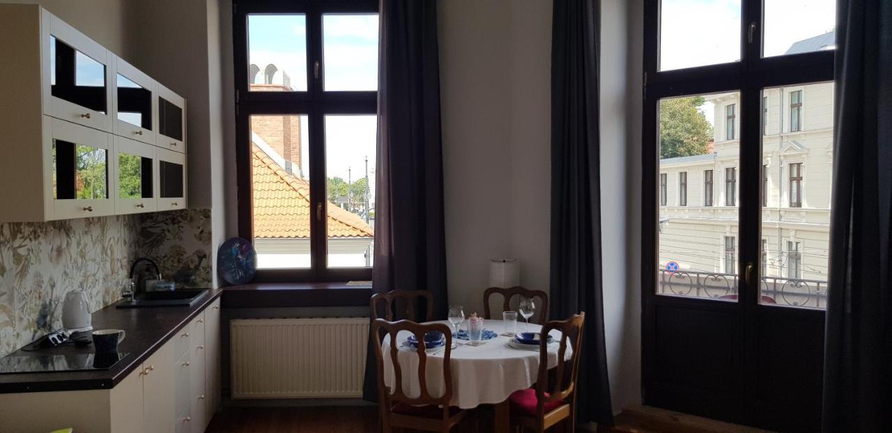 Astronomiczny Apartament , Mieszkanie 2 Pokojowe. Parking. Torun Luaran gambar