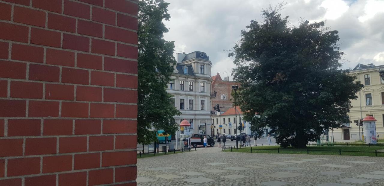 Astronomiczny Apartament , Mieszkanie 2 Pokojowe. Parking. Torun Luaran gambar