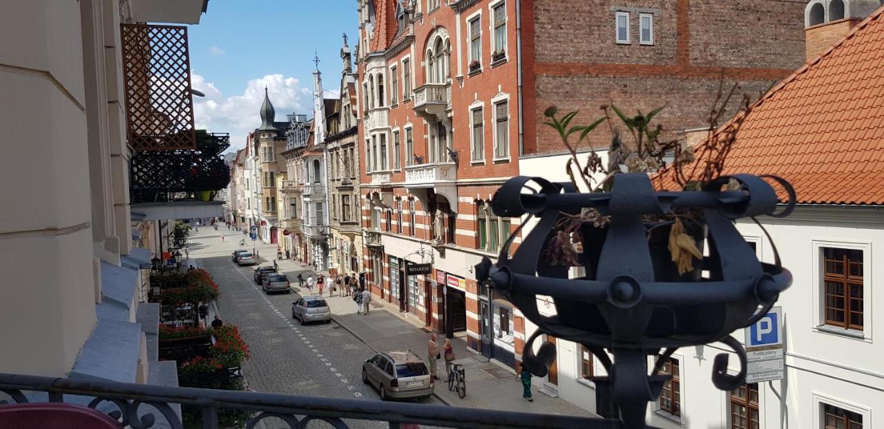 Astronomiczny Apartament , Mieszkanie 2 Pokojowe. Parking. Torun Luaran gambar
