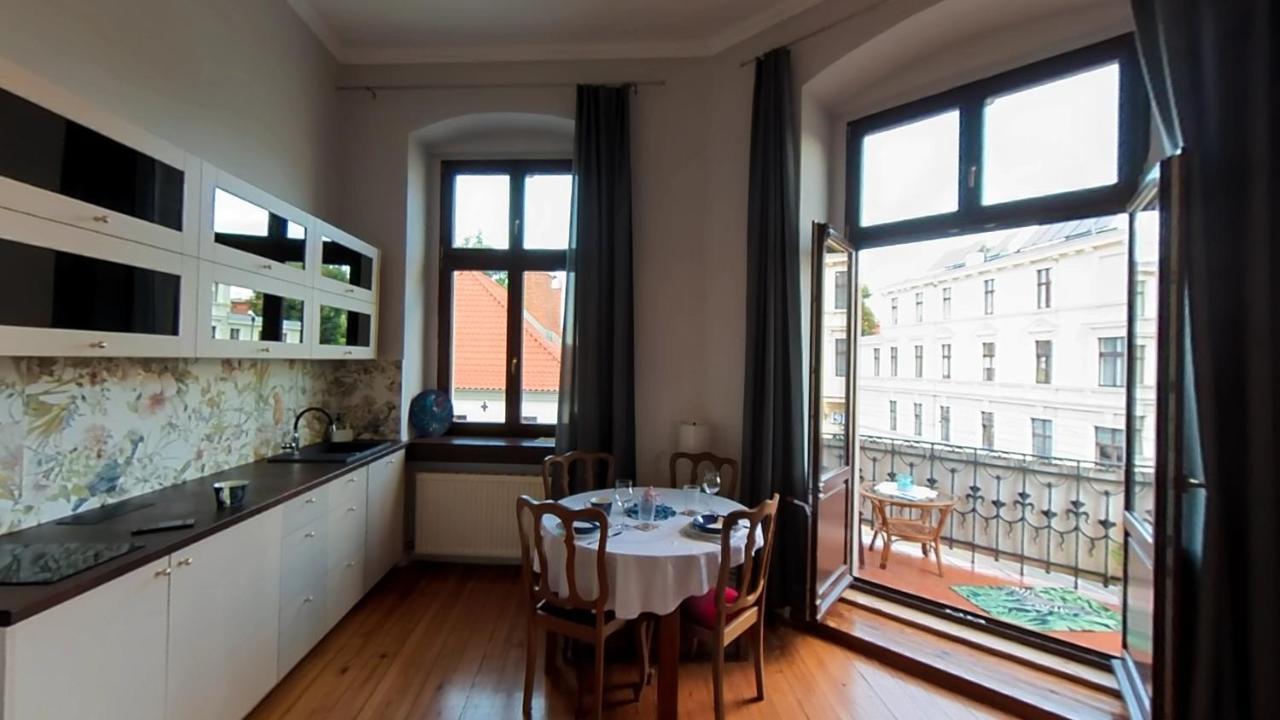 Astronomiczny Apartament , Mieszkanie 2 Pokojowe. Parking. Torun Luaran gambar